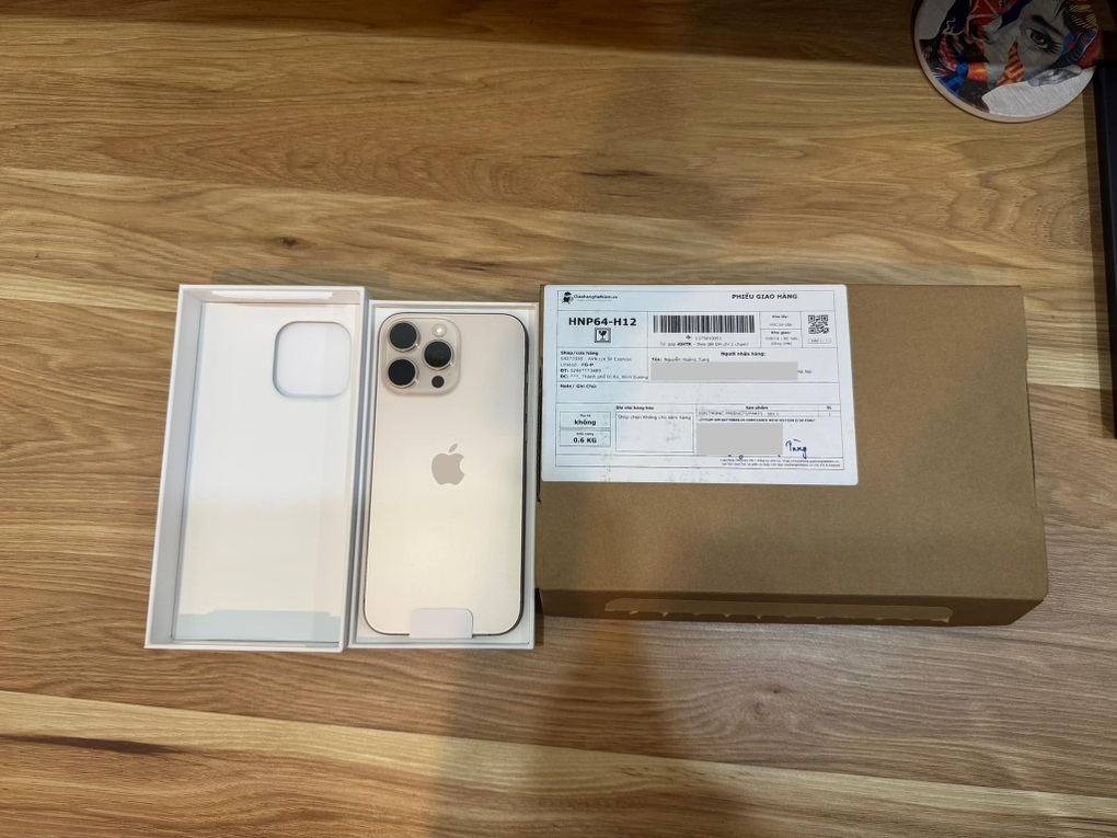 Người mua iPhone 16 Pro Max nhận hộp rỗng đã được Apple bồi thường - 1