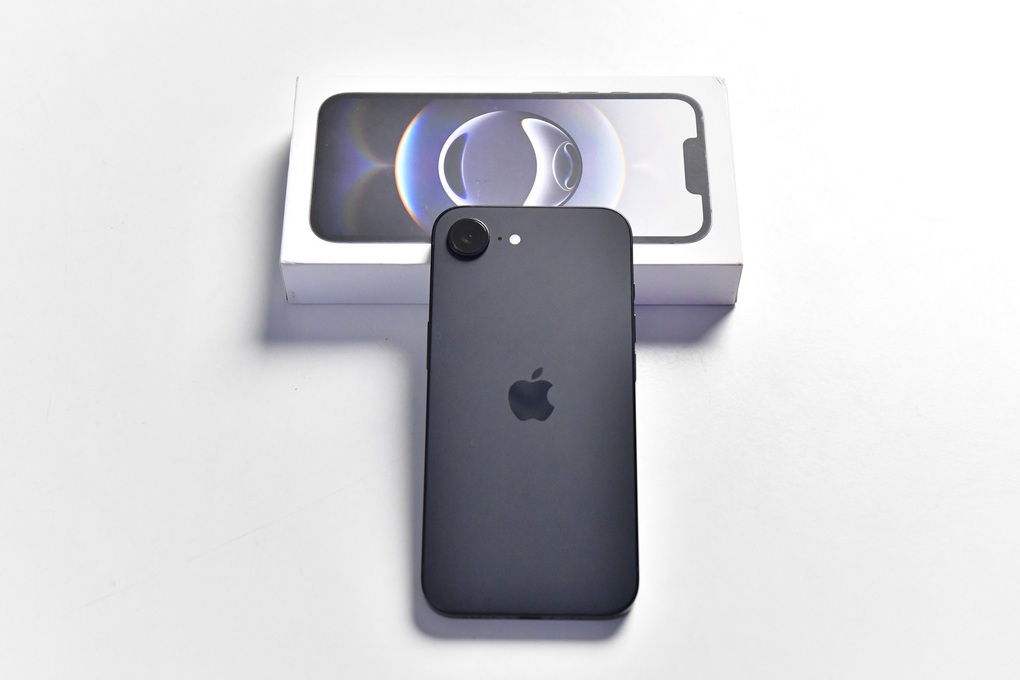 iPhone 16e giúp Apple thắng lớn - 1 iPhone 16e giúp Apple thắng lớn - 1