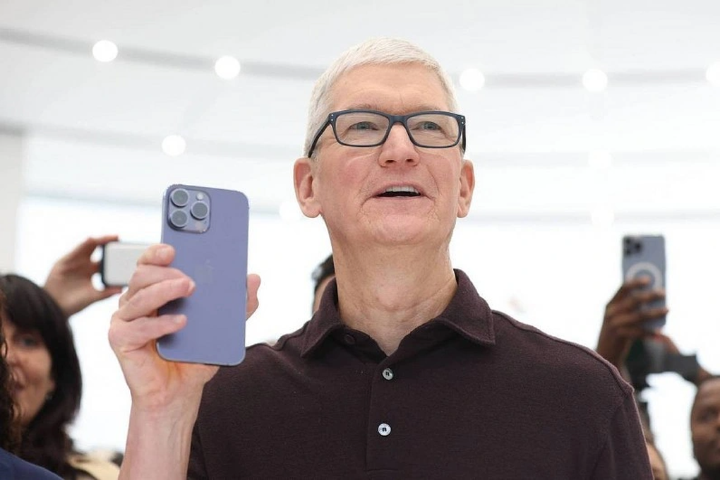 Tim Cook đã giúp Apple thoát khỏi cơn bão thuế quan như thế nào? - 1 Tim Cook đã giúp Apple thoát khỏi cơn bão thuế quan như thế nào? - 1